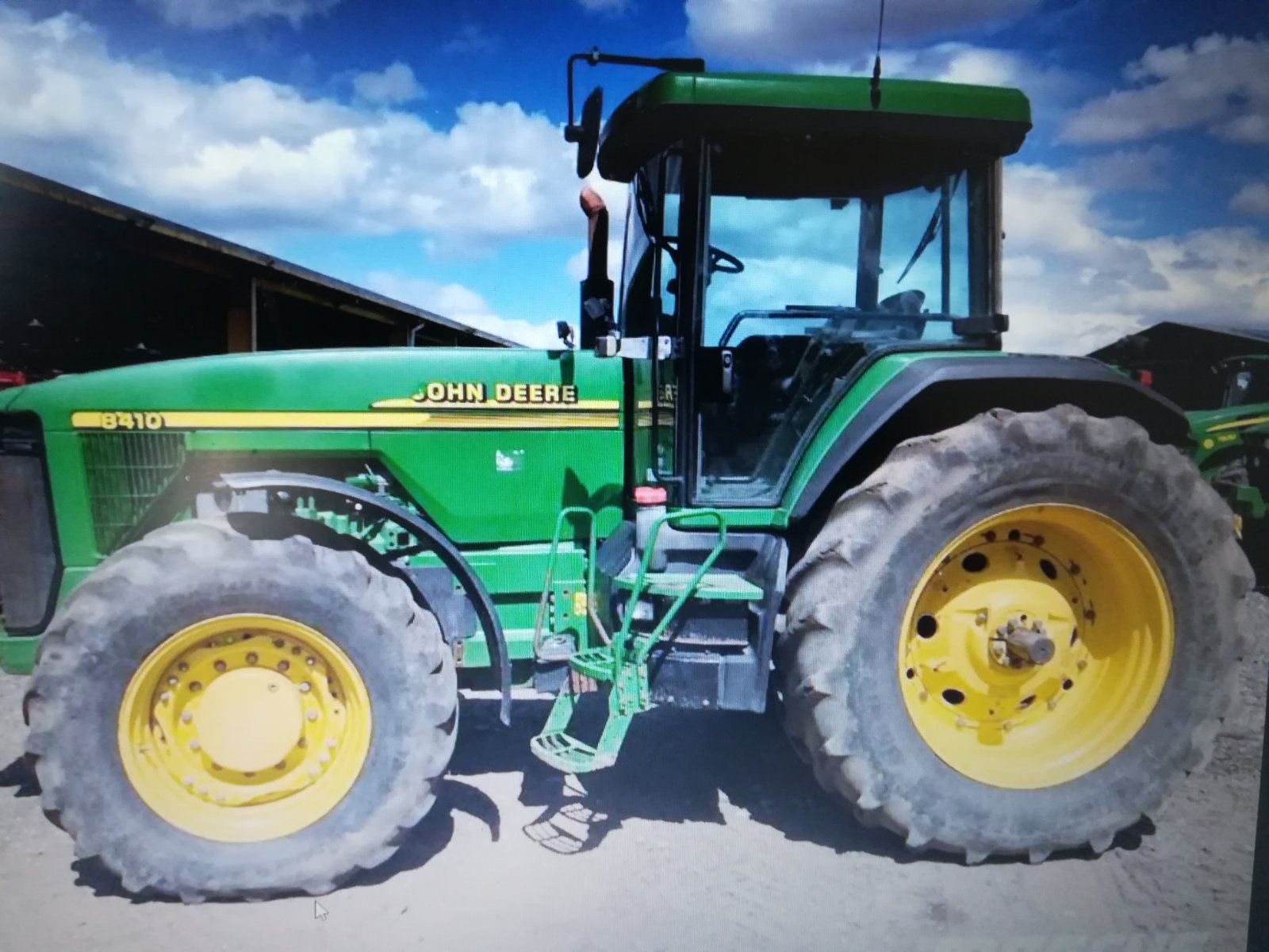 Трактор John Deere 8410