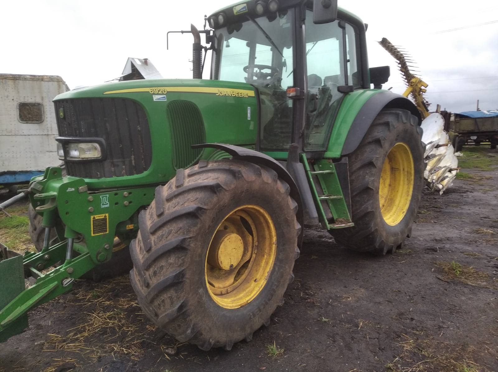 Трактор John Deere 6920