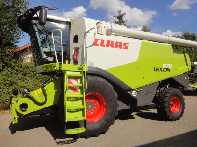 Зернозбиральний комбайн CLAAS Lexion 670