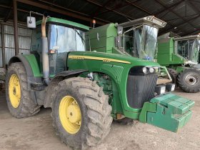 Трактор John Deere 8220